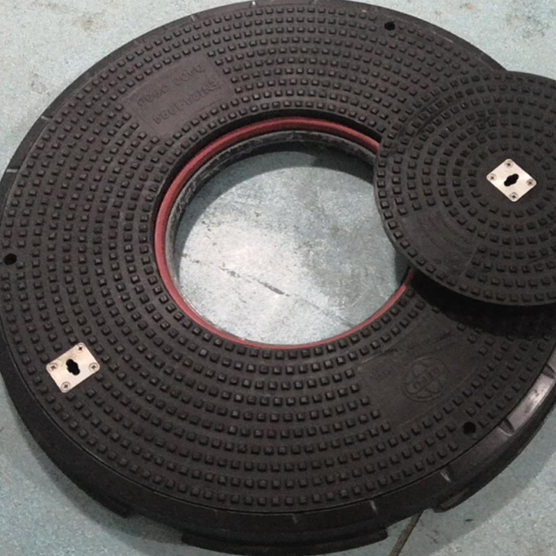 RF980-100 Series Heavy-Duty Round SMC Manhole Covers with Inspection Hole
